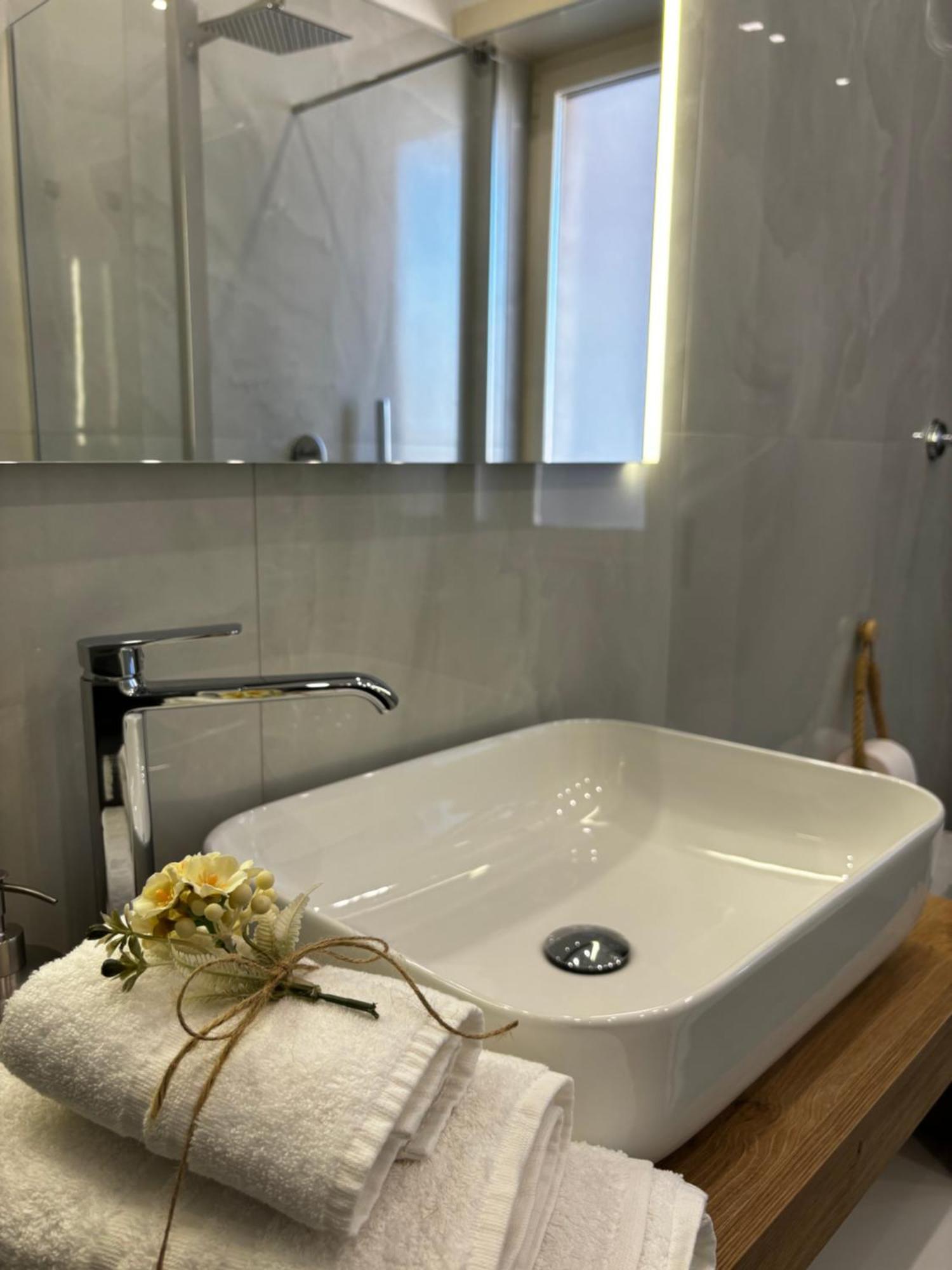 Louis Helen Apartment Napoli Dış mekan fotoğraf